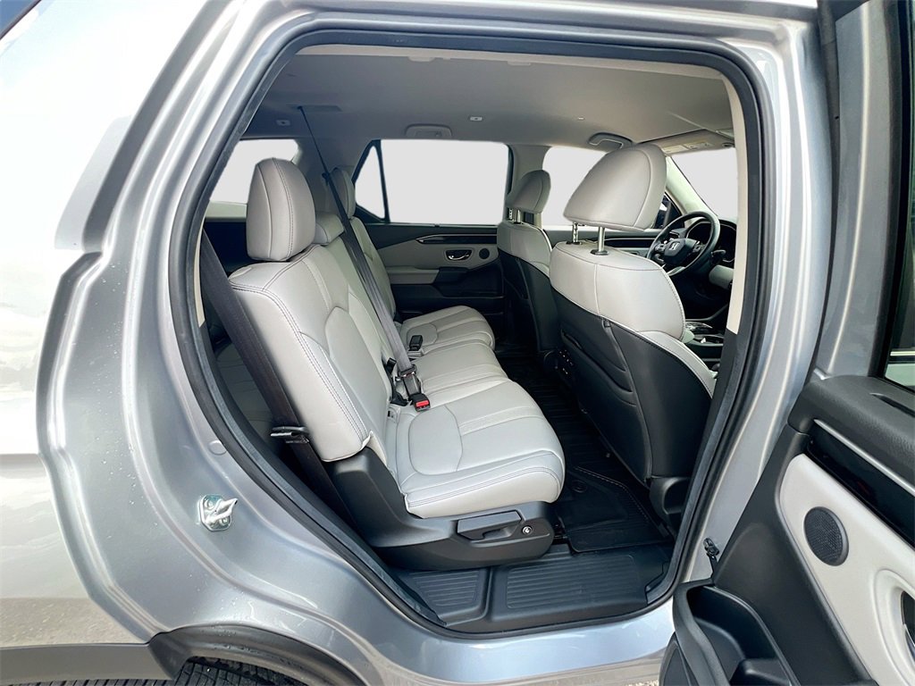 Used 2025 Honda Pilot EX-L image 28