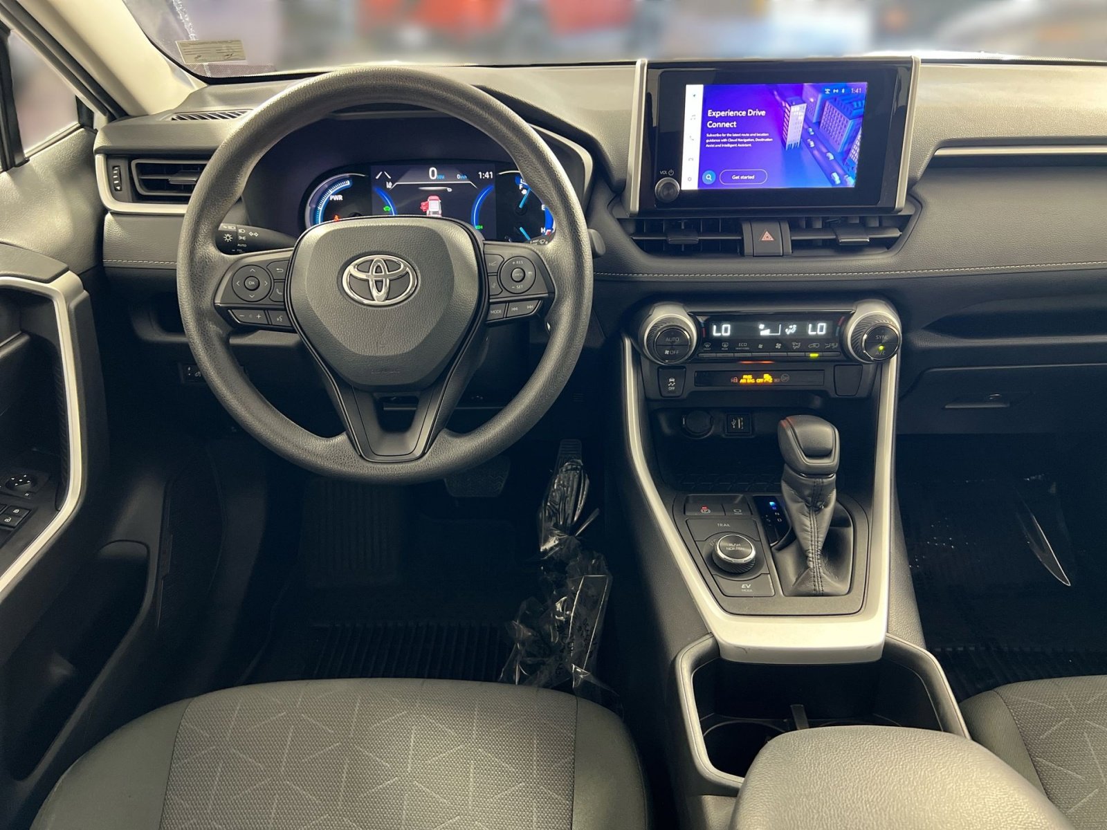 Used 2025 Toyota RAV4 XLE AWD/4WD image 24
