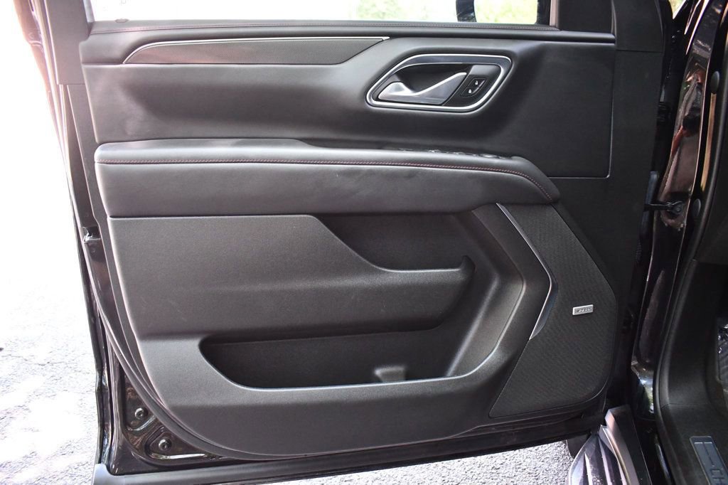 Used 2022 Chevrolet Suburban RST w/ Sport Performance Package image 22