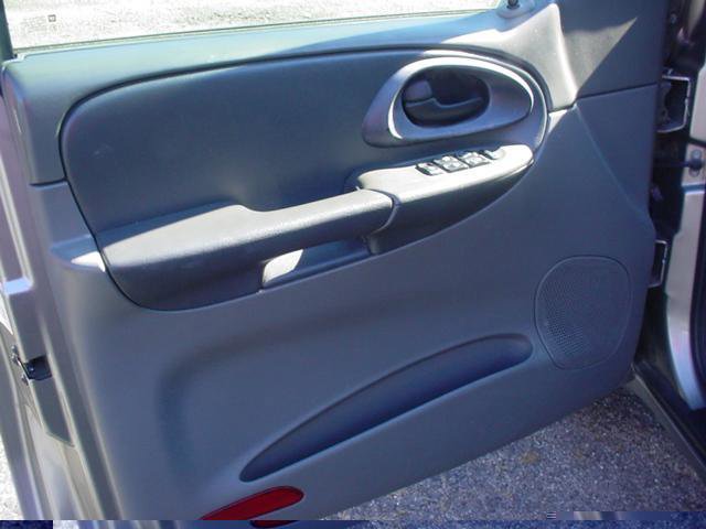 Used 2002 Chevrolet TrailBlazer LT w/ Driver Convenience Pkg image 18