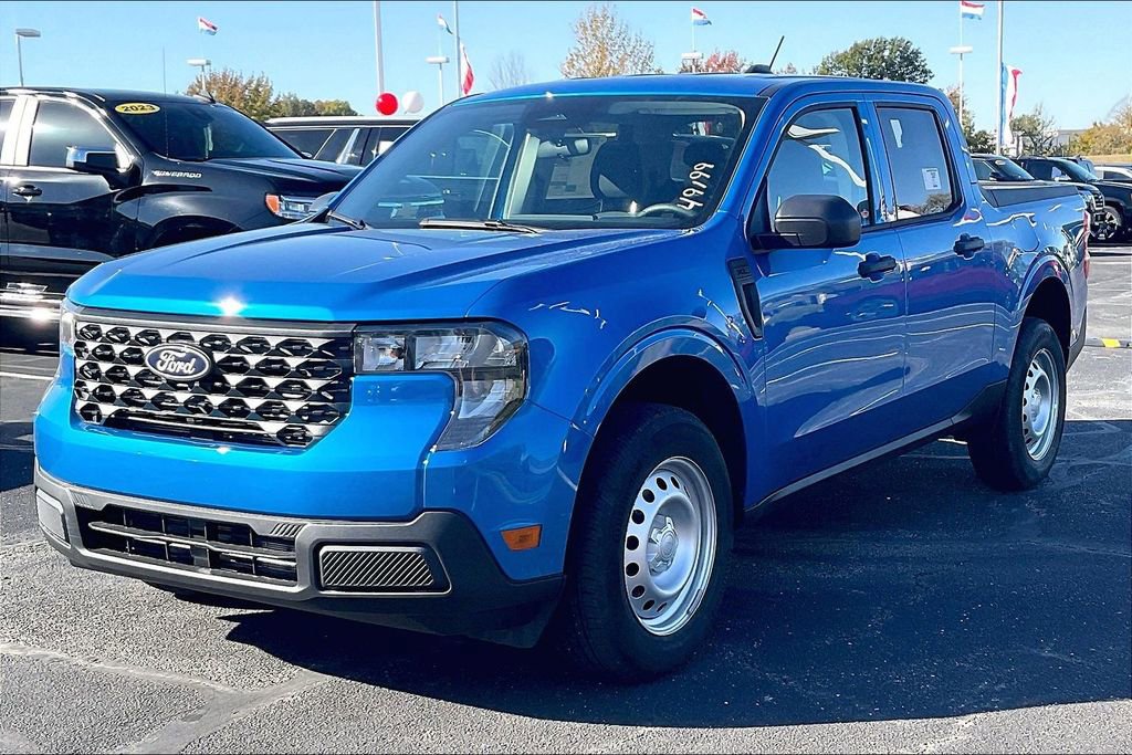 New 2025 Ford Maverick XL image 2