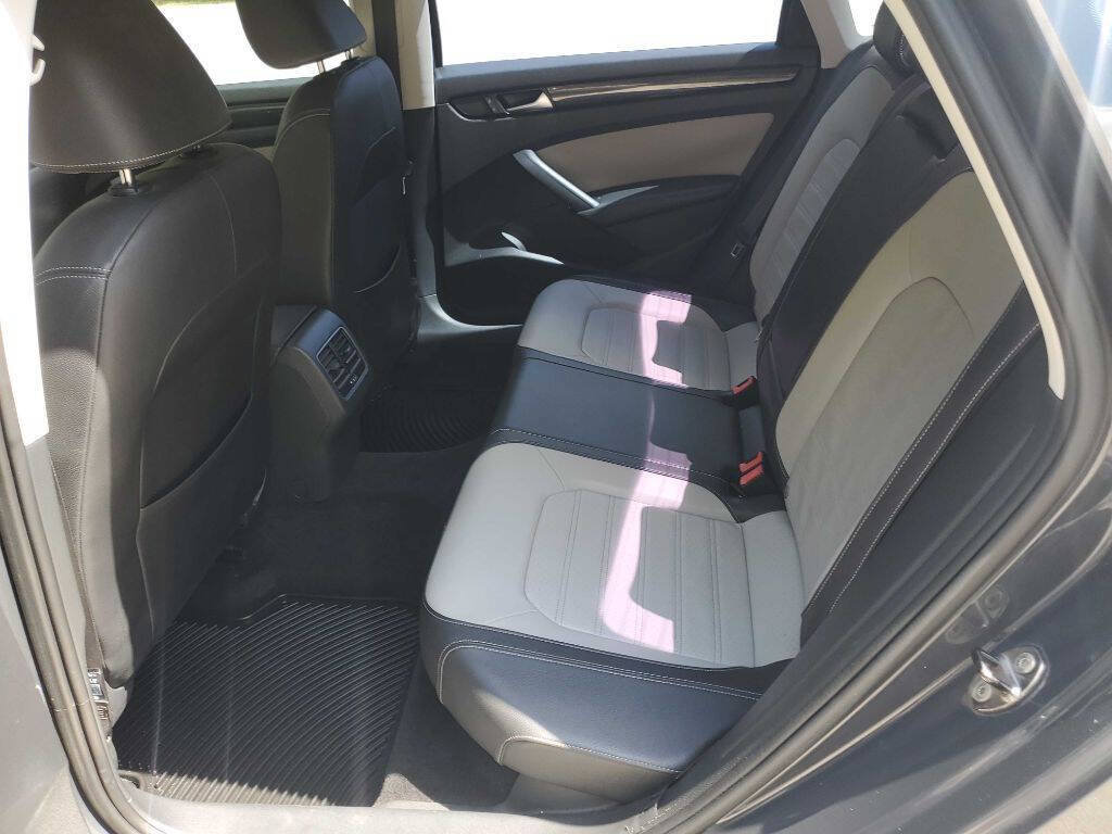 Used 2015 Volkswagen Passat 1.8T Sport FWD image 22