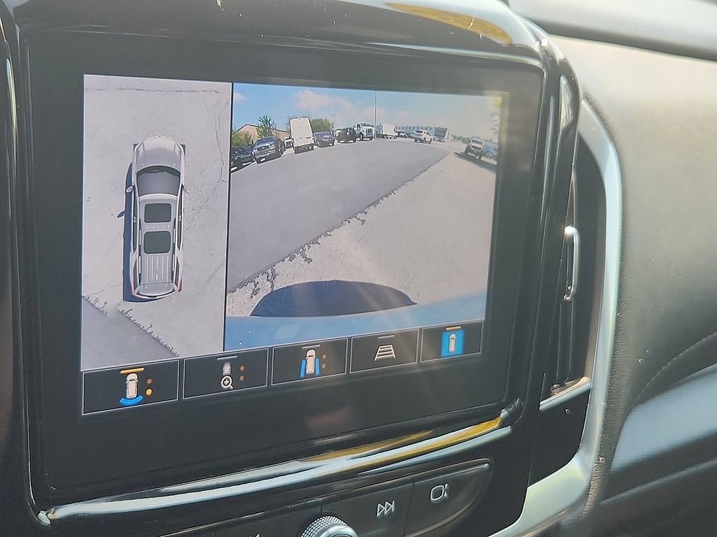Used 2022 Chevrolet Traverse RS w/ LPO, Cargo Package FWD image 14