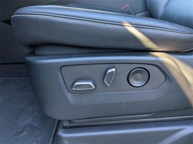 Used 2022 Cadillac Escalade ESV Luxury image 15