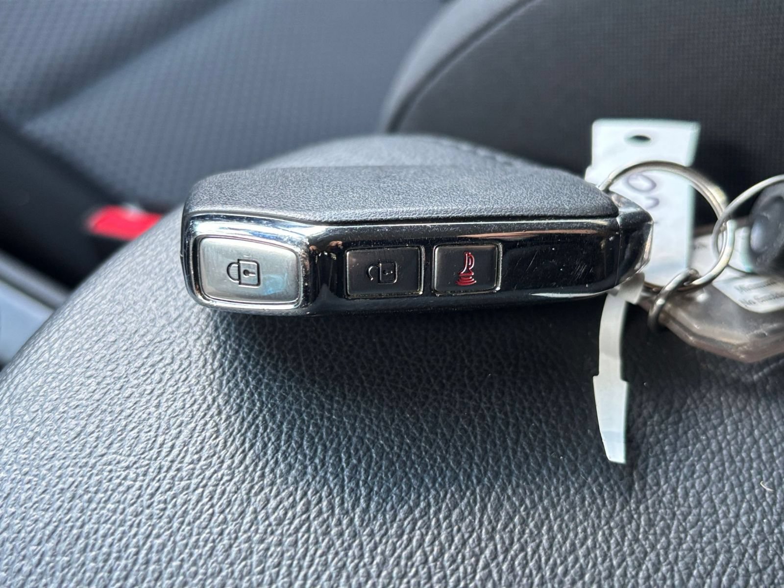 Used 2025 Kia Soul LX w/ LX Technology Package FWD image 20
