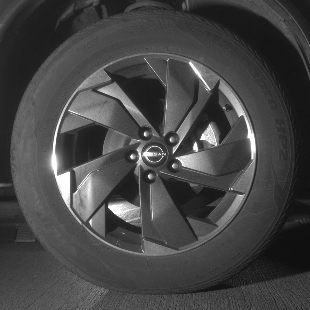 Used 2025 Nissan Rogue SV image 13