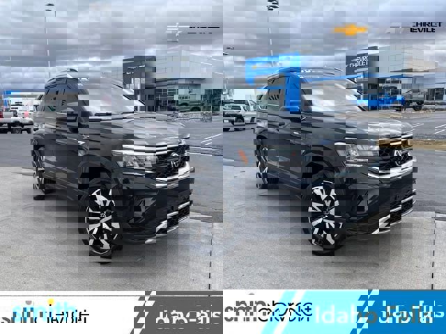 Used 2022 Volkswagen Taos SE image 1