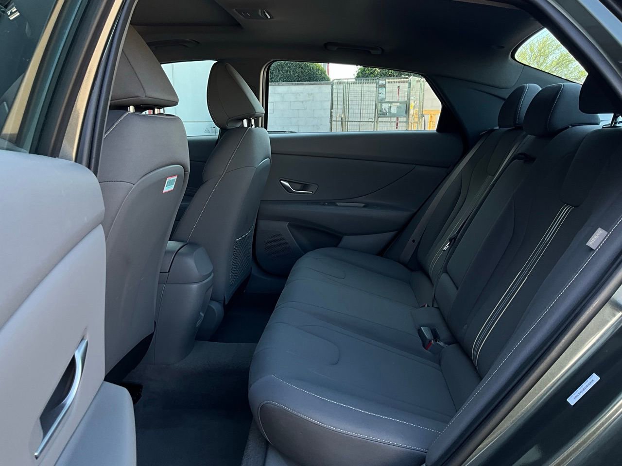 Used 2025 Hyundai Elantra SEL image 11