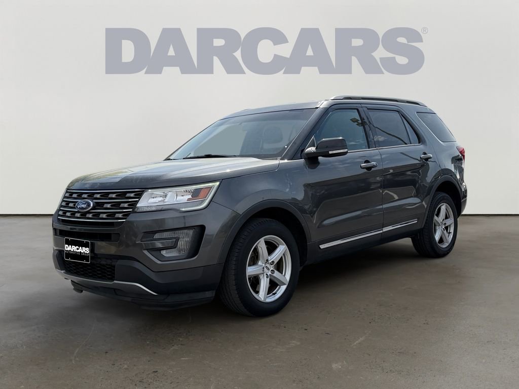 Used 2017 Ford Explorer XLT AWD/4WD image 2