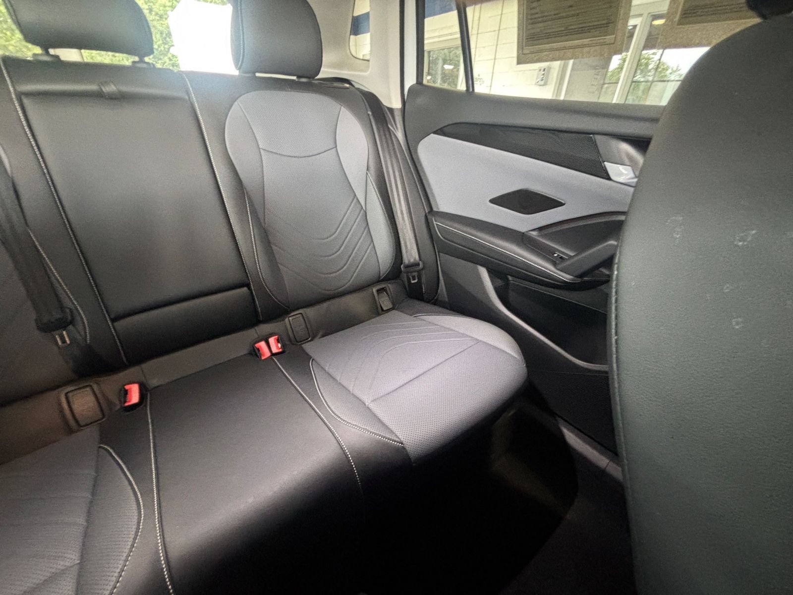 Used 2026 Volkswagen Tiguan SE AWD/4WD image 39