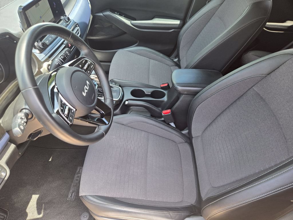 Certified 2023 Kia Seltos S w/ Navigation Package FWD image 18
