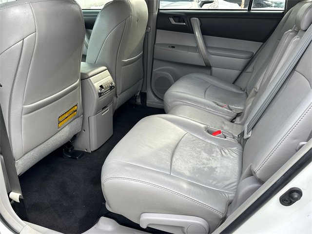 Used 2011 Toyota Highlander SE image 15