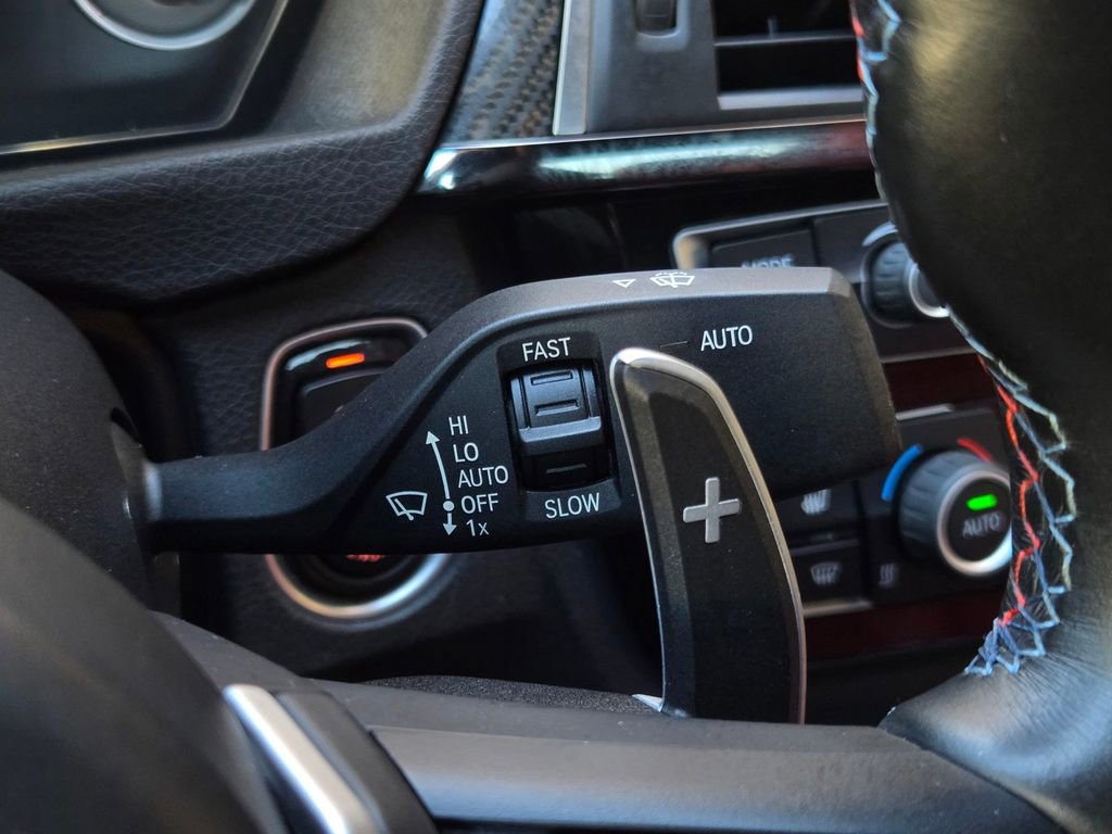 Used 2018 BMW M4 Coupe RWD image 32