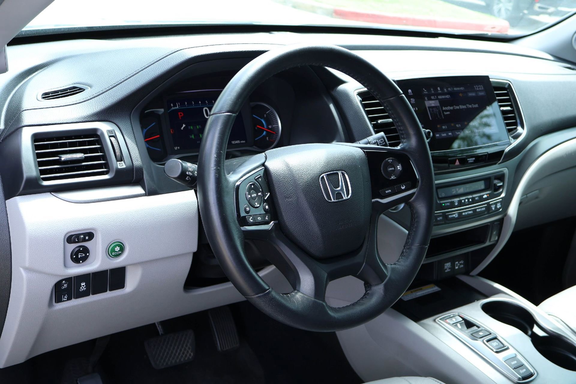 Used 2021 Honda Pilot Special Edition image 2
