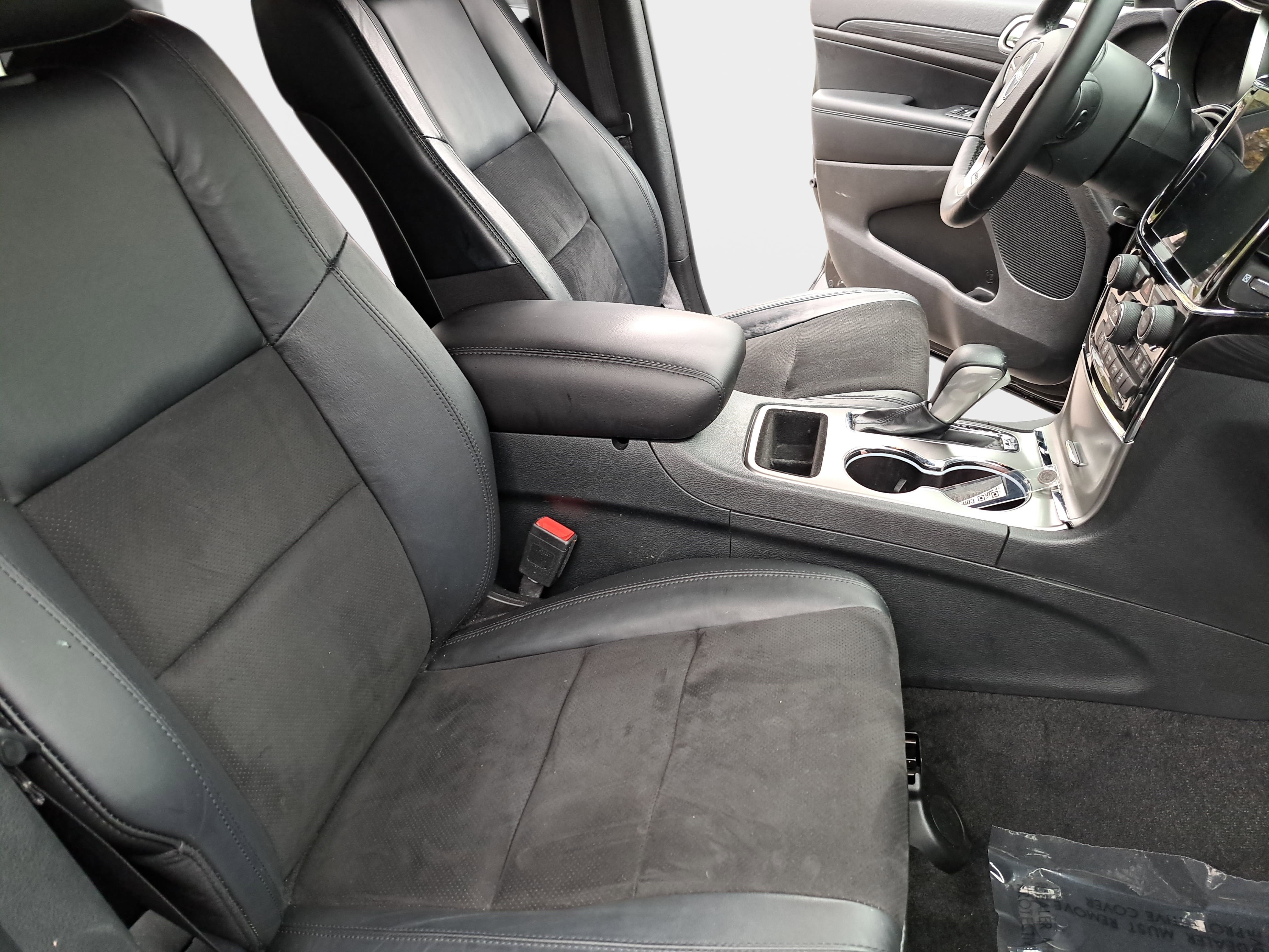Used 2022 Jeep Grand Cherokee Laredo X image 10