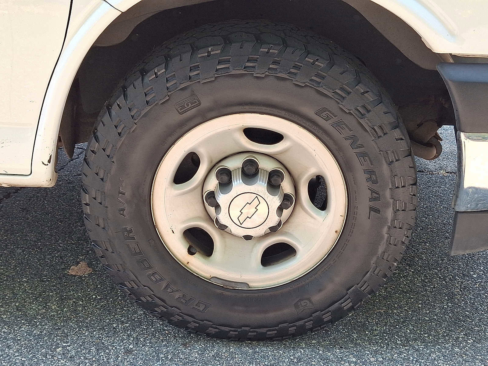 Used 2017 Chevrolet Express 3500 image 8