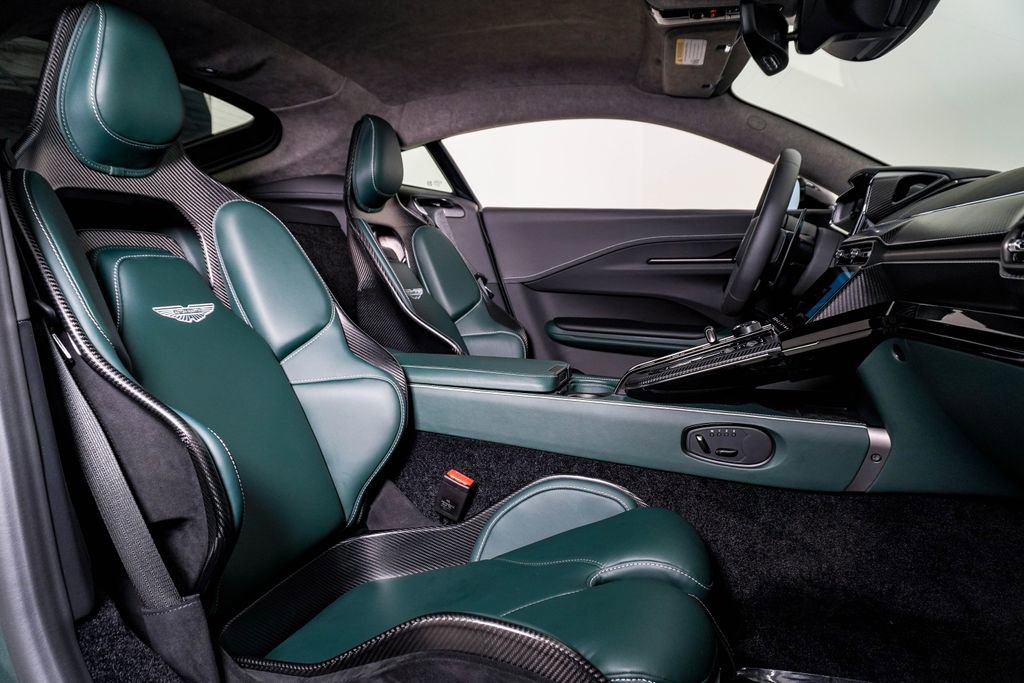 Used 2025 Aston Martin V8 Vantage Coupe RWD image 18