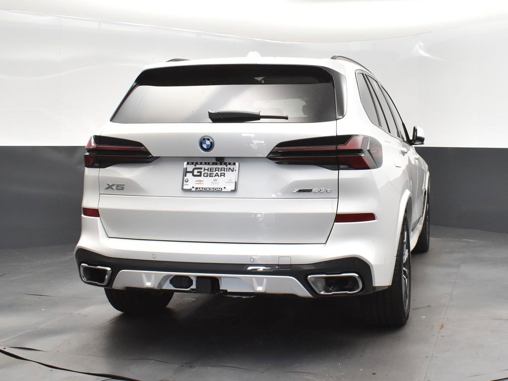 New 2026 BMW X5 xDrive50e image 6