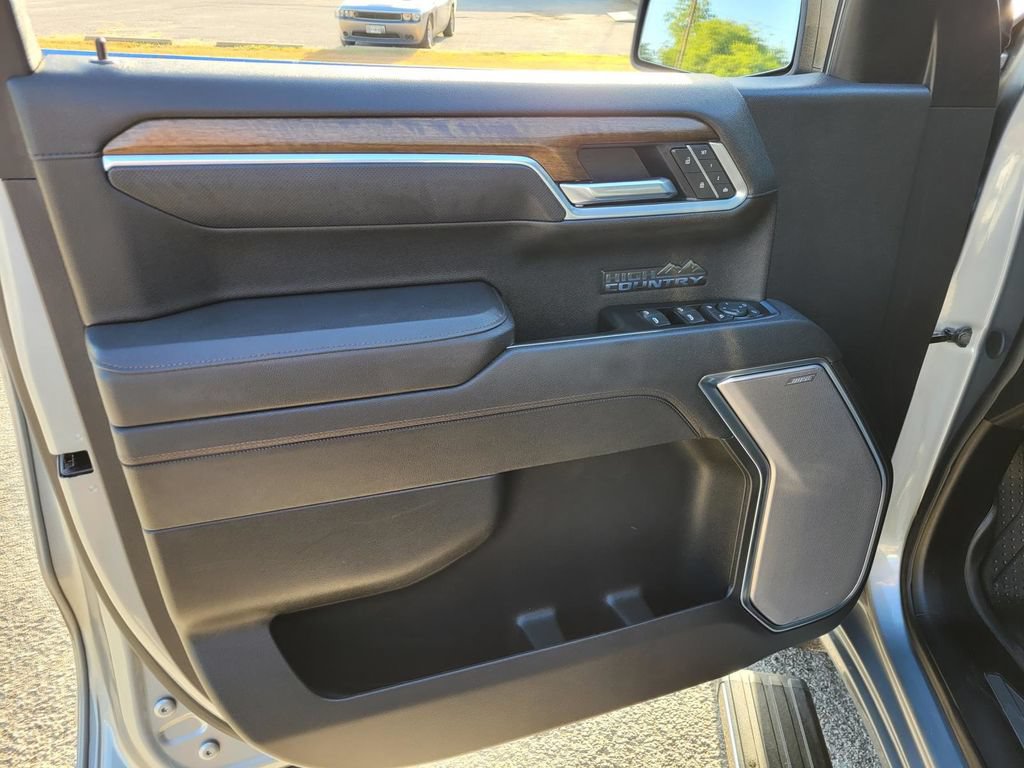 Used 2025 Chevrolet Silverado 1500 High Country AWD/4WD image 19