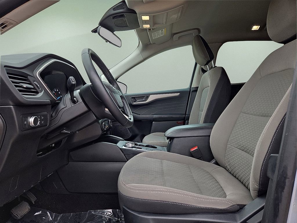 Used 2022 Ford Escape SE w/ Cold Weather Package image 24