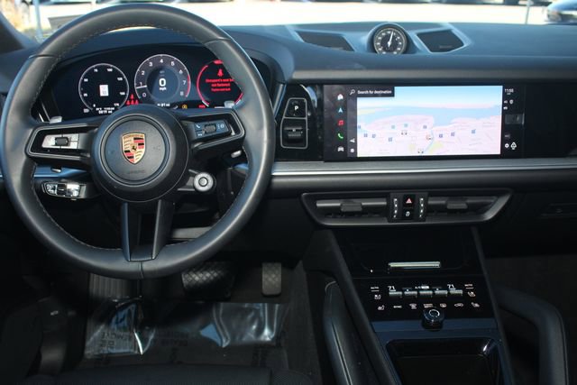 Certified 2025 Porsche Cayenne Coupe image 6