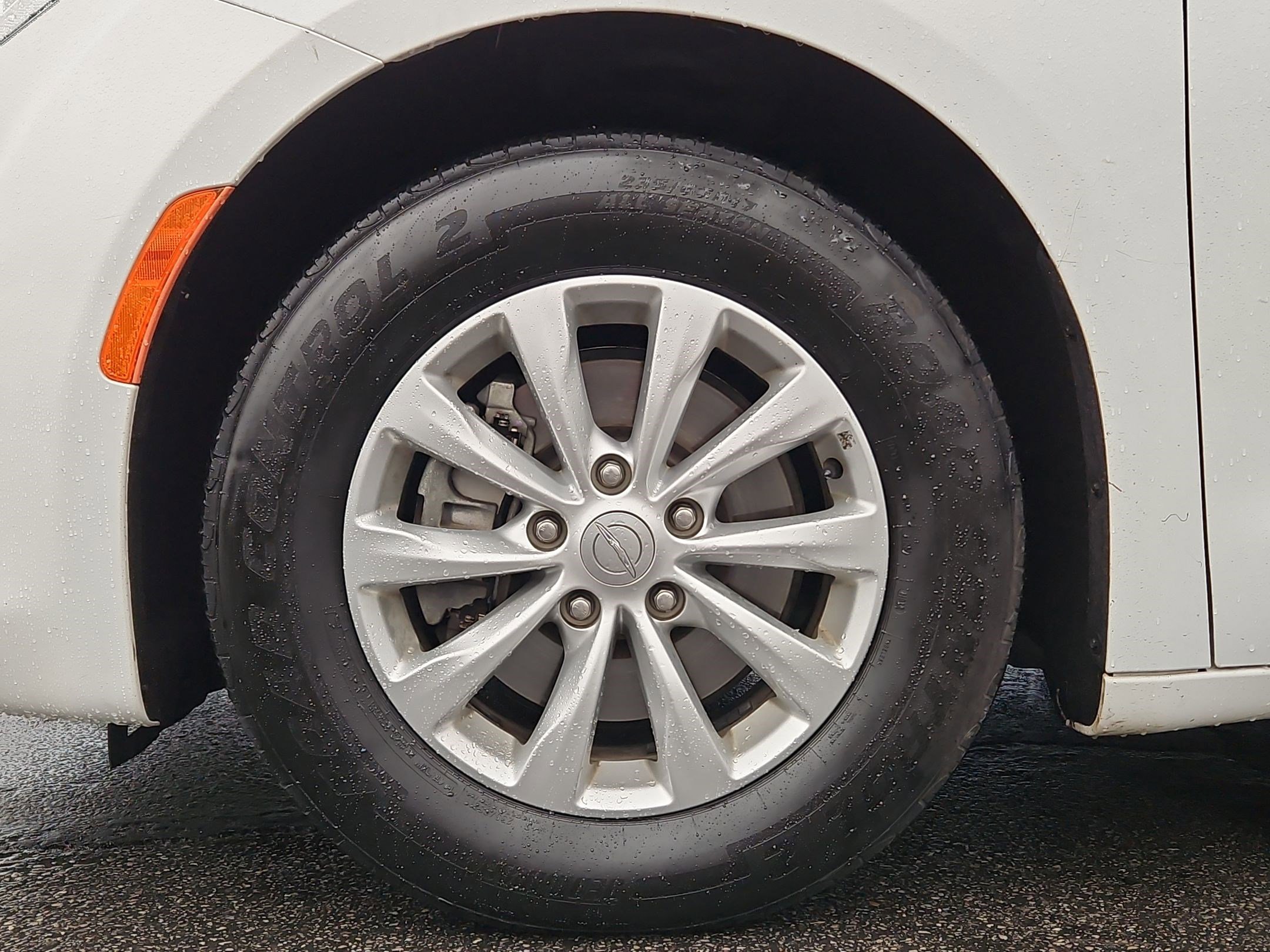 Used 2017 Chrysler Pacifica Touring-L image 13