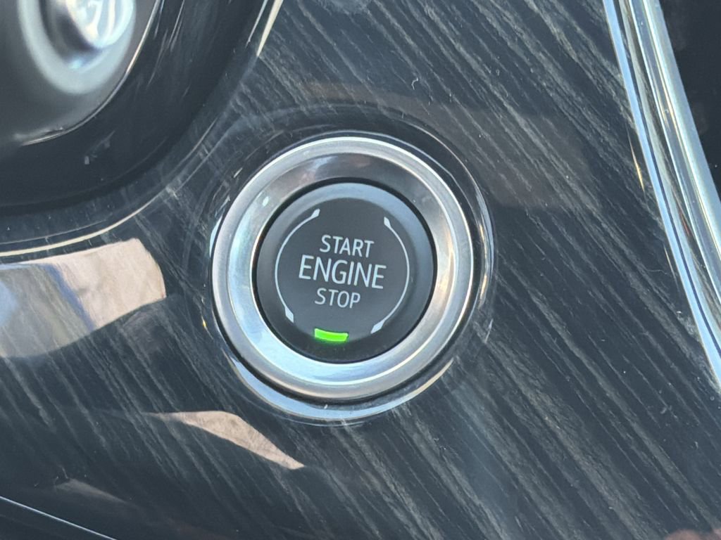 Certified 2025 Cadillac XT6 Premium Luxury image 34