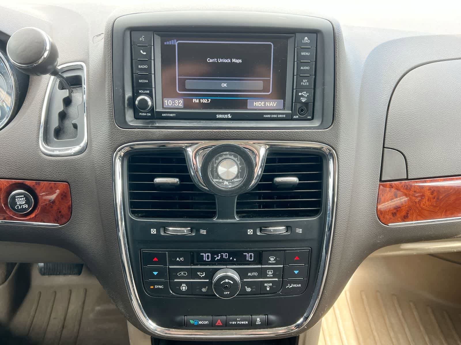 Used 2015 Chrysler Town & Country Touring-L w/ Driver Convenience Group FWD image 26