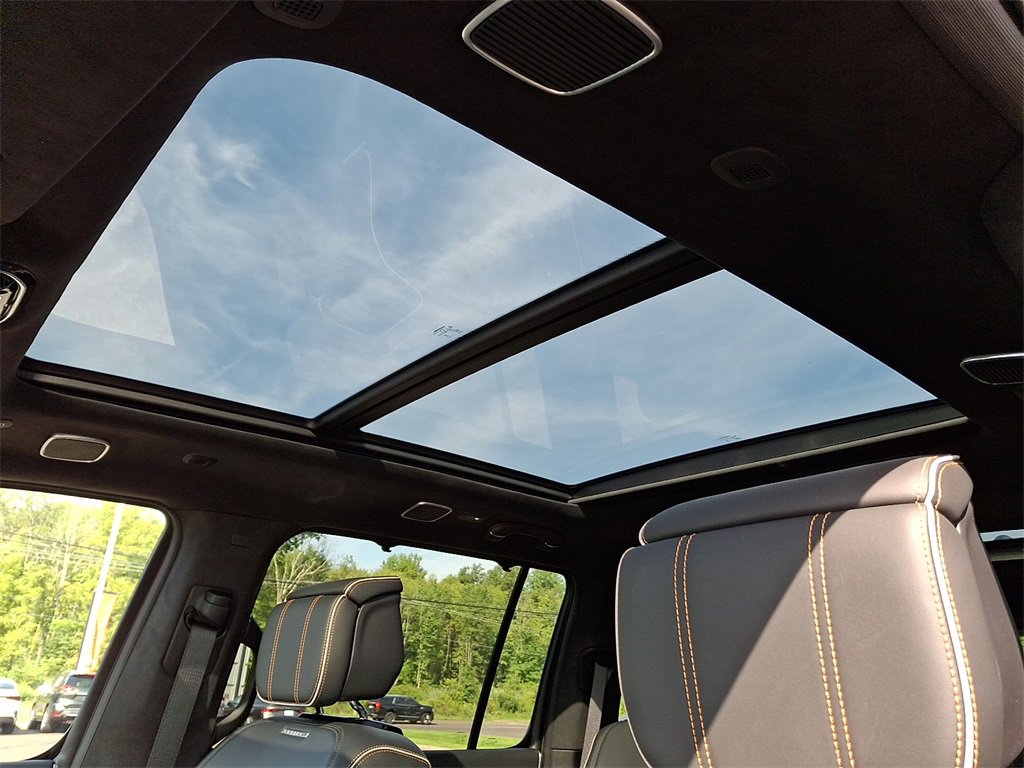 Used 2024 Jeep Grand Wagoneer Series III w/ Quick Order Packagew 28T image 14