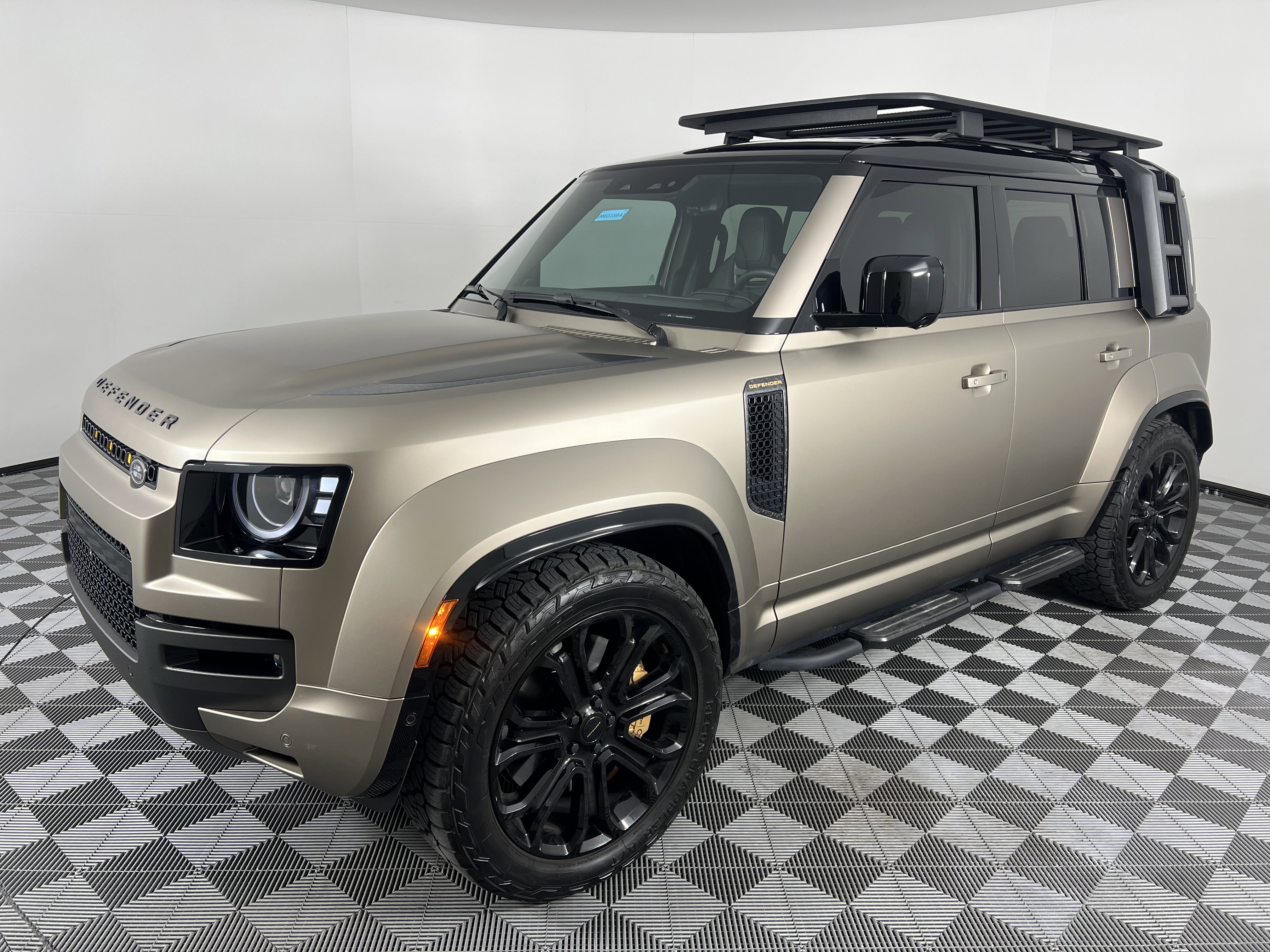 Used 2026 Land Rover Defender 110 OCTA image 8