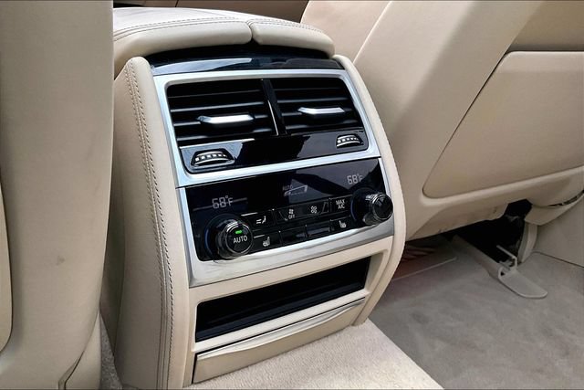 Used 2020 BMW 750i xDrive w/ Executive Package AWD/4WD image 10