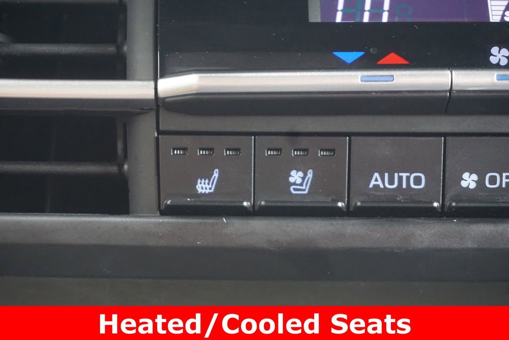 Used 2022 Toyota Sienna Platinum AWD/4WD image 8
