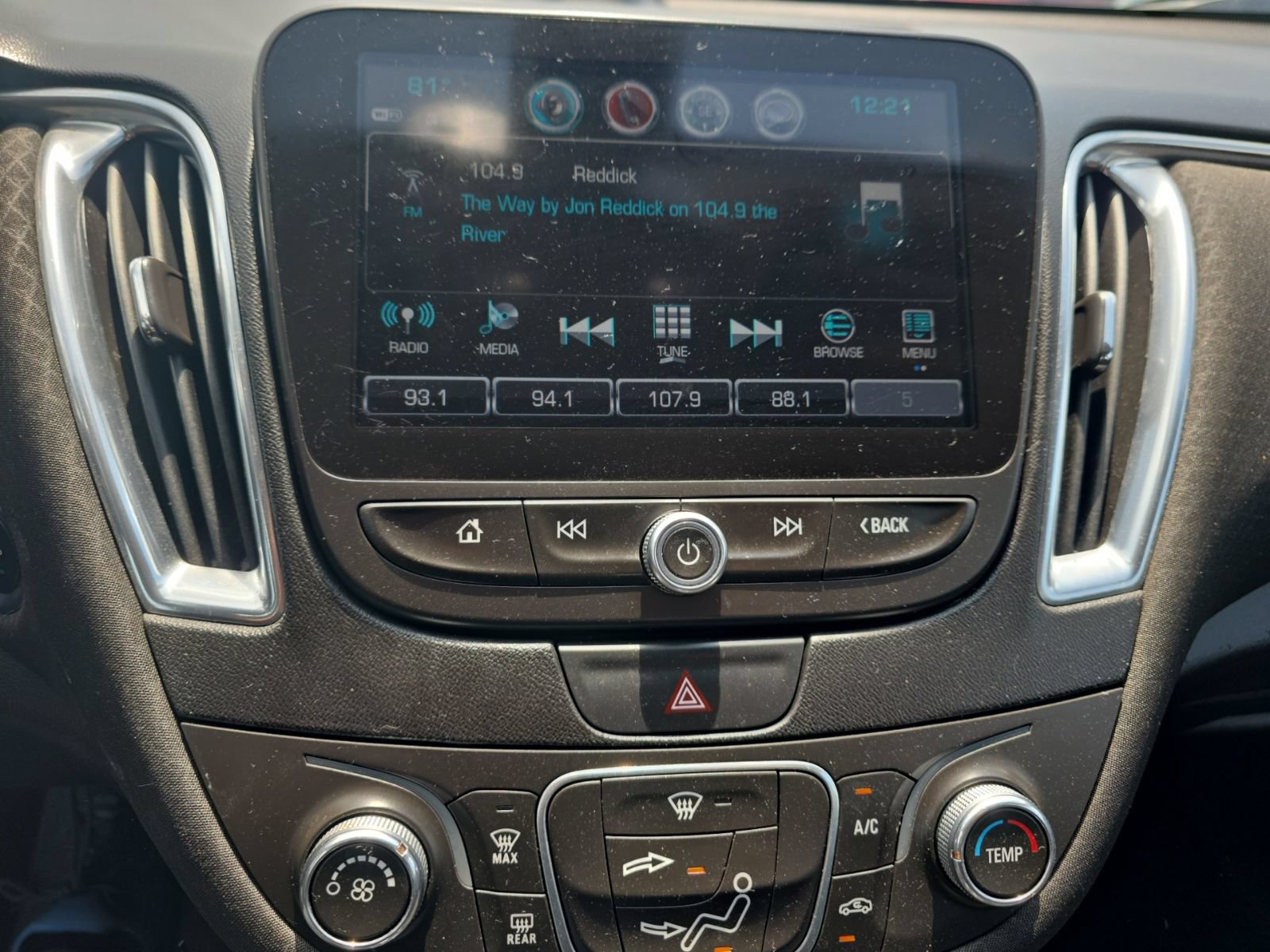Used 2018 Chevrolet Malibu LT FWD image 11