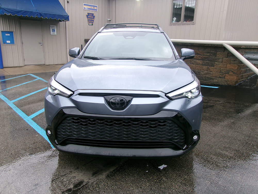Used 2024 Toyota Corolla Cross XSE w/ Convenience Package image 2