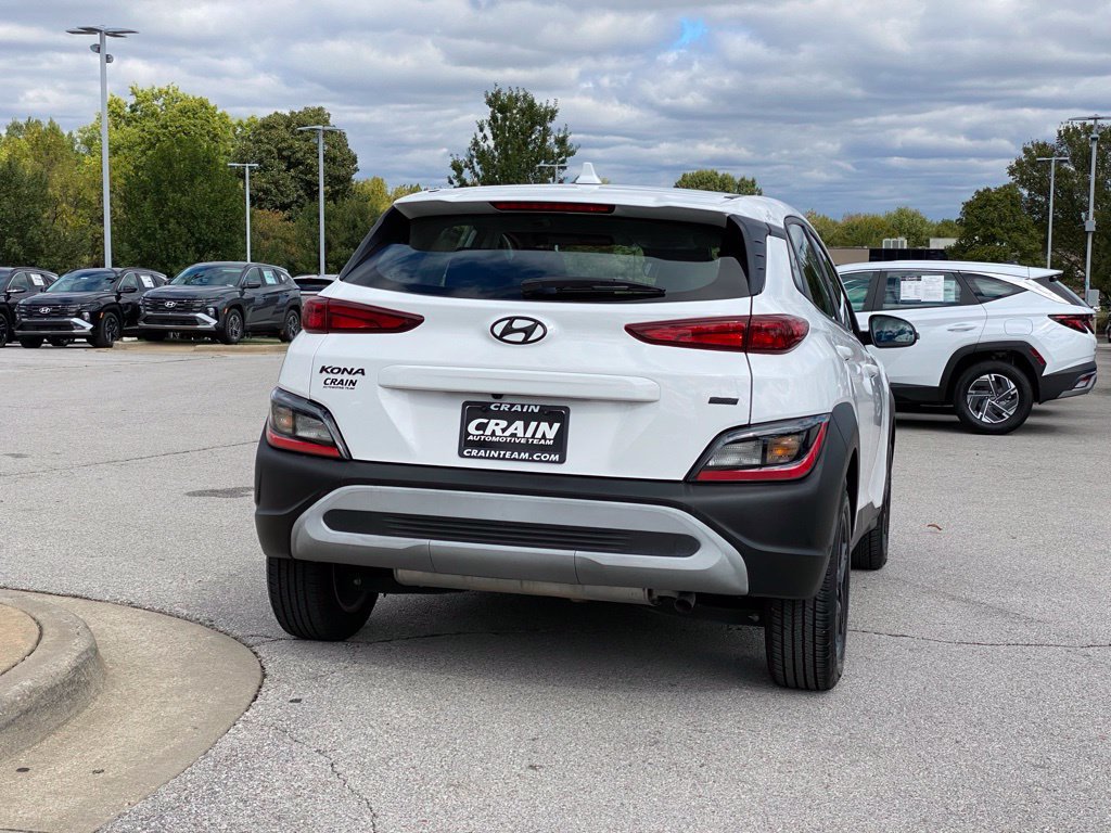 Used 2023 Hyundai Kona SE w/ Cargo Package AWD/4WD image 8