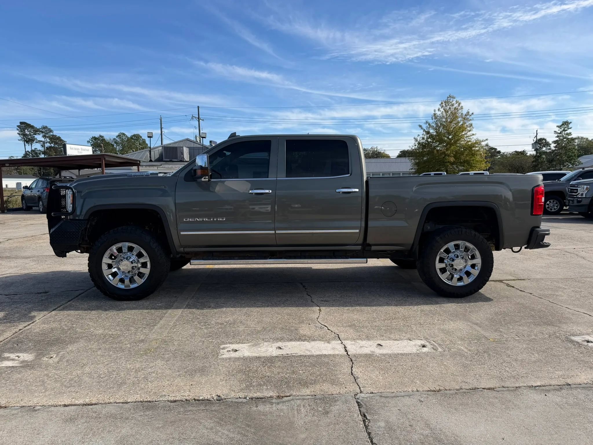 Used 2017 GMC Sierra 2500 Denali w/ Duramax Plus Package image 2