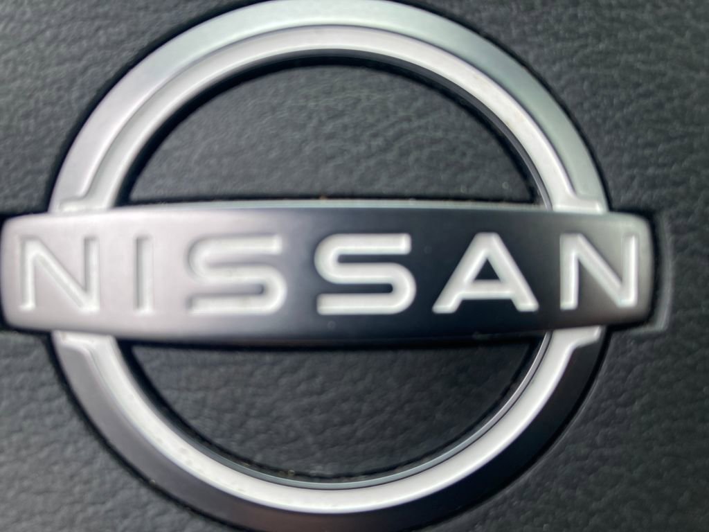 Used 2023 Nissan Rogue SV image 37