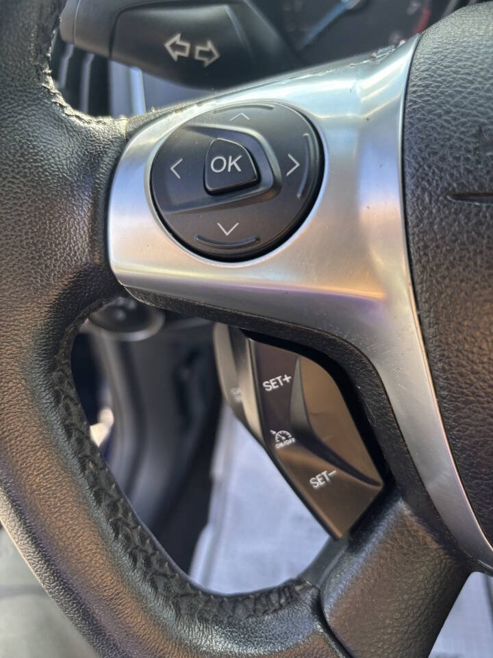 Used 2012 Ford Focus Titanium FWD image 26