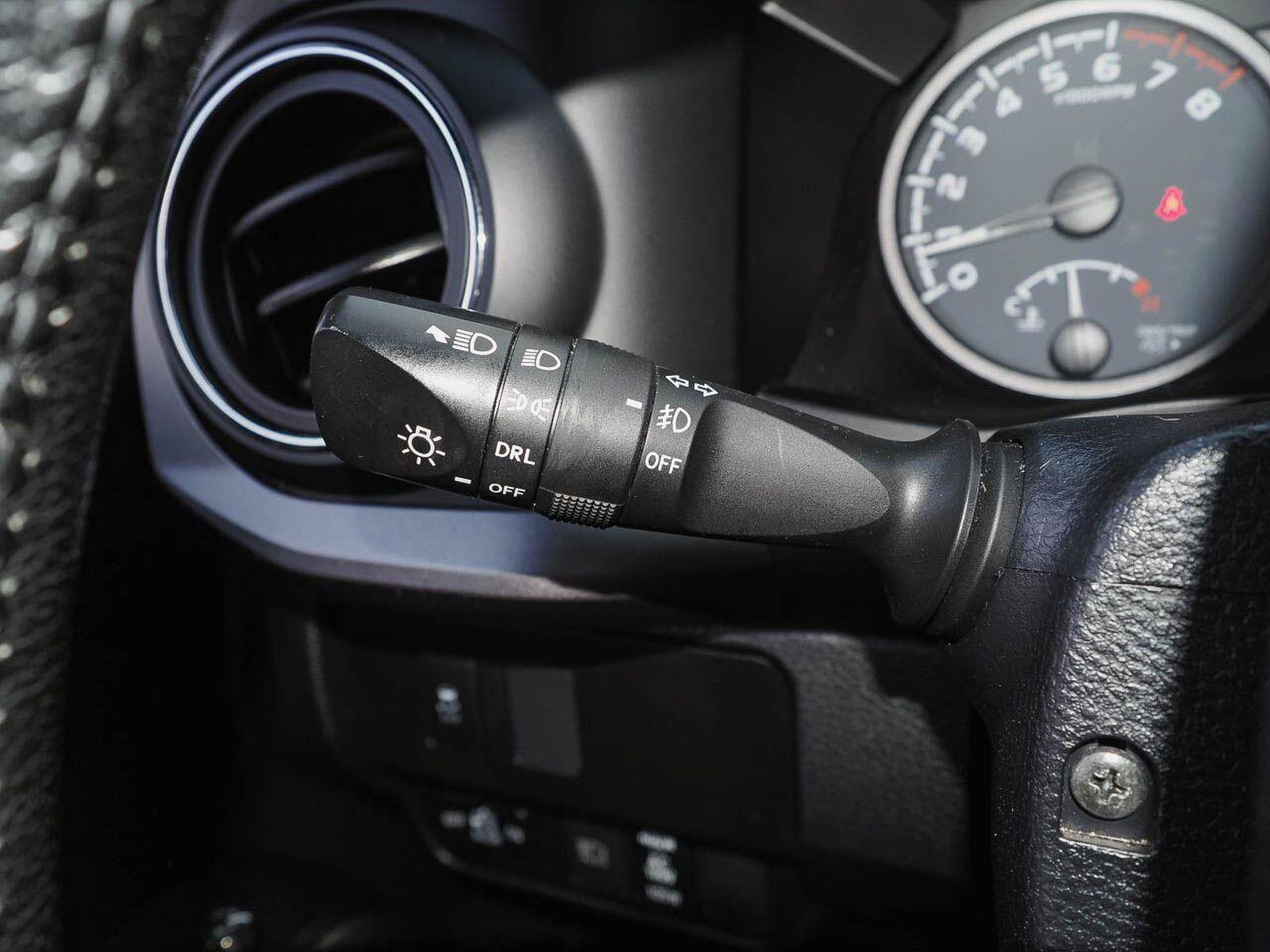 Used 2020 Toyota Tacoma TRD Sport AWD/4WD image 19
