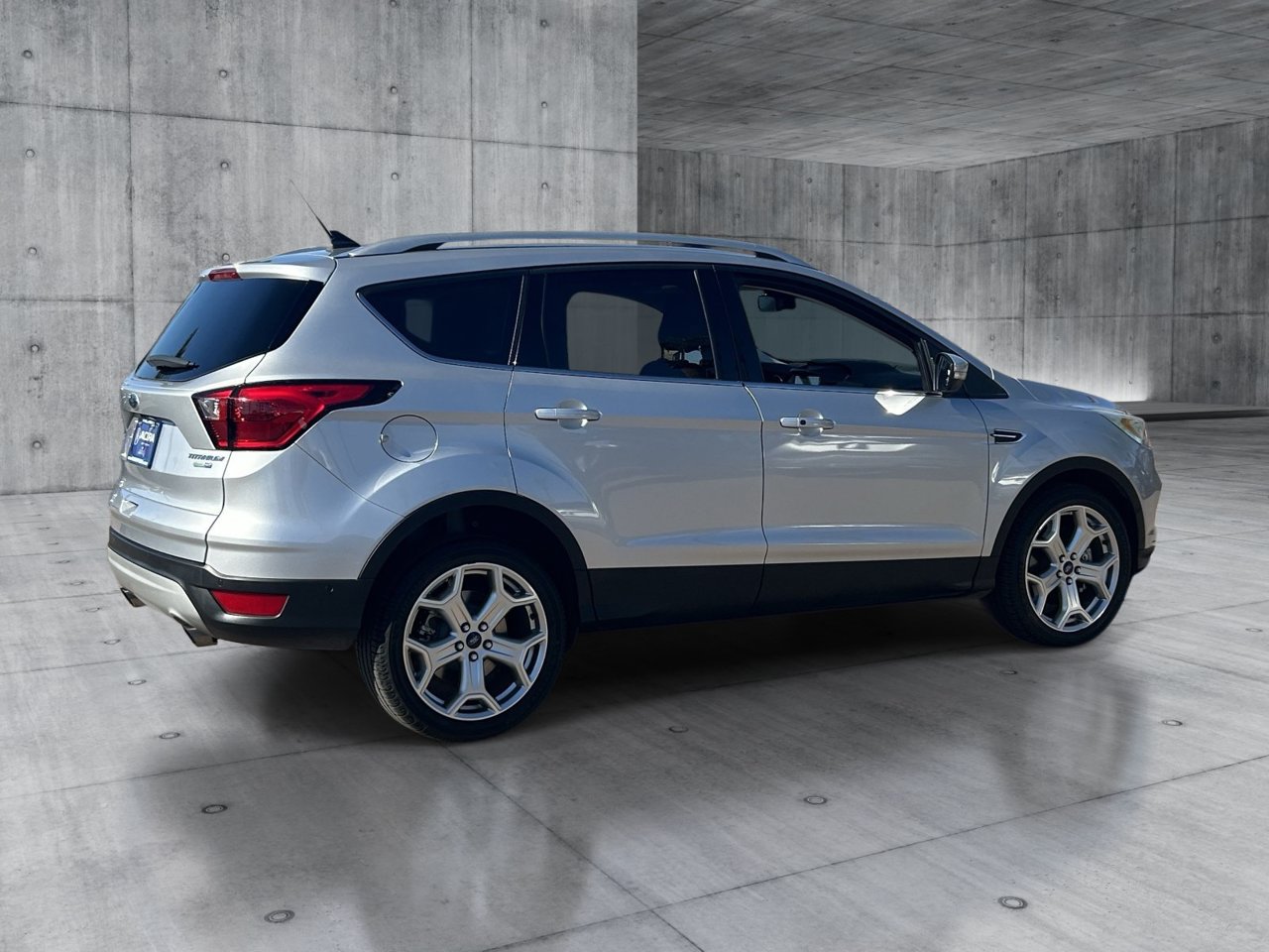 Used 2019 Ford Escape Titanium AWD/4WD image 5
