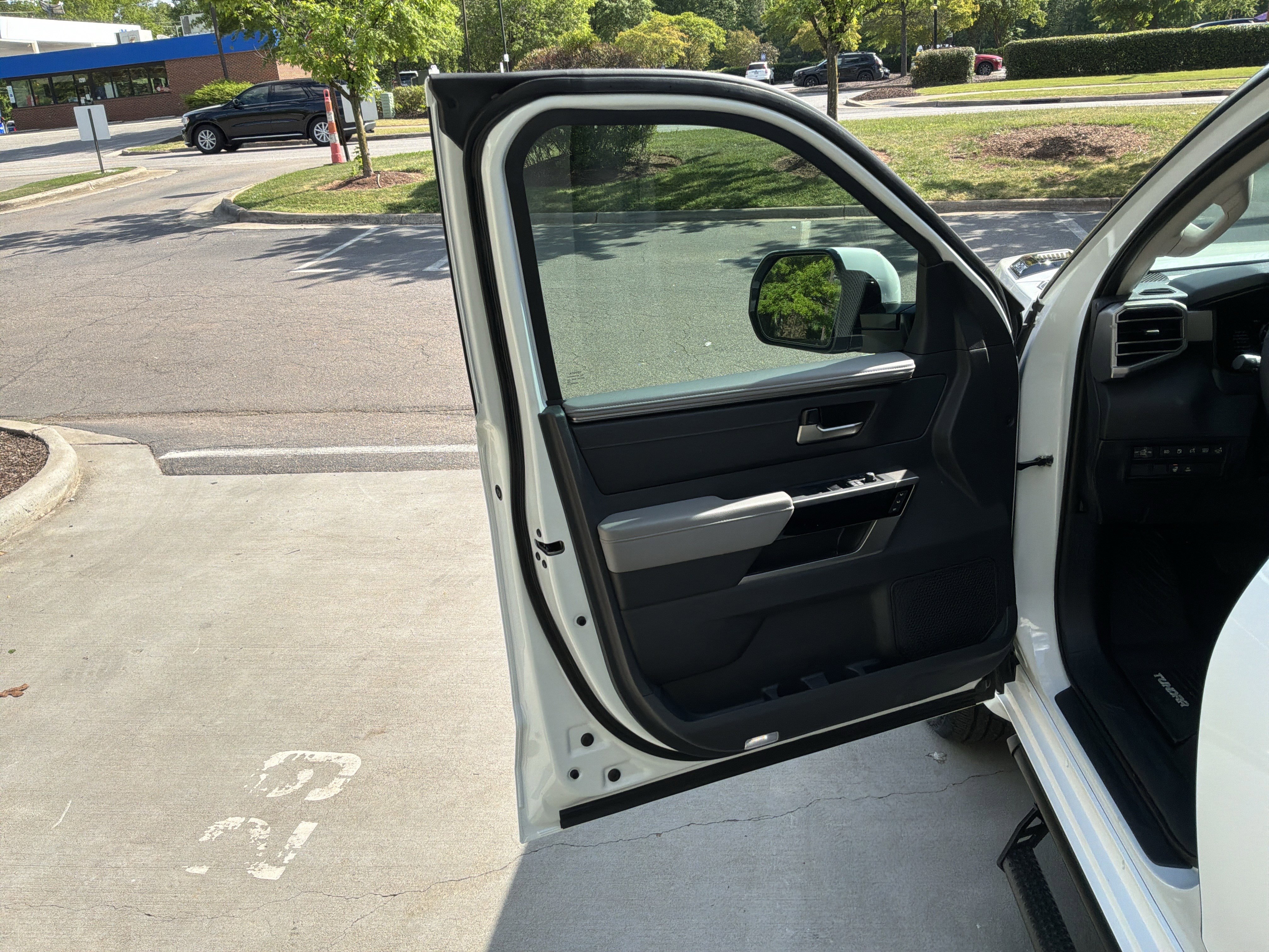 Used 2024 Toyota Tundra Limited AWD/4WD image 14