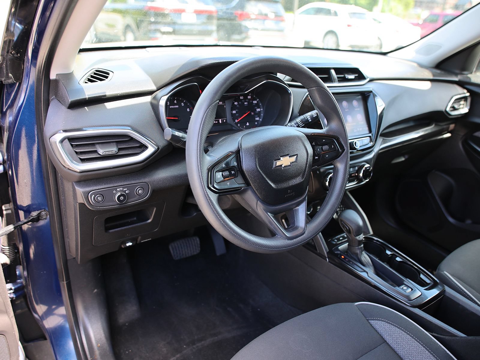 Used 2023 Chevrolet TrailBlazer LT w/ Convenience Package AWD/4WD image 15