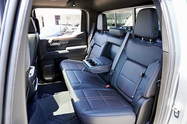 Used 2024 Chevrolet Silverado 1500 High Country w/ High Country Premium Package AWD/4WD image 26