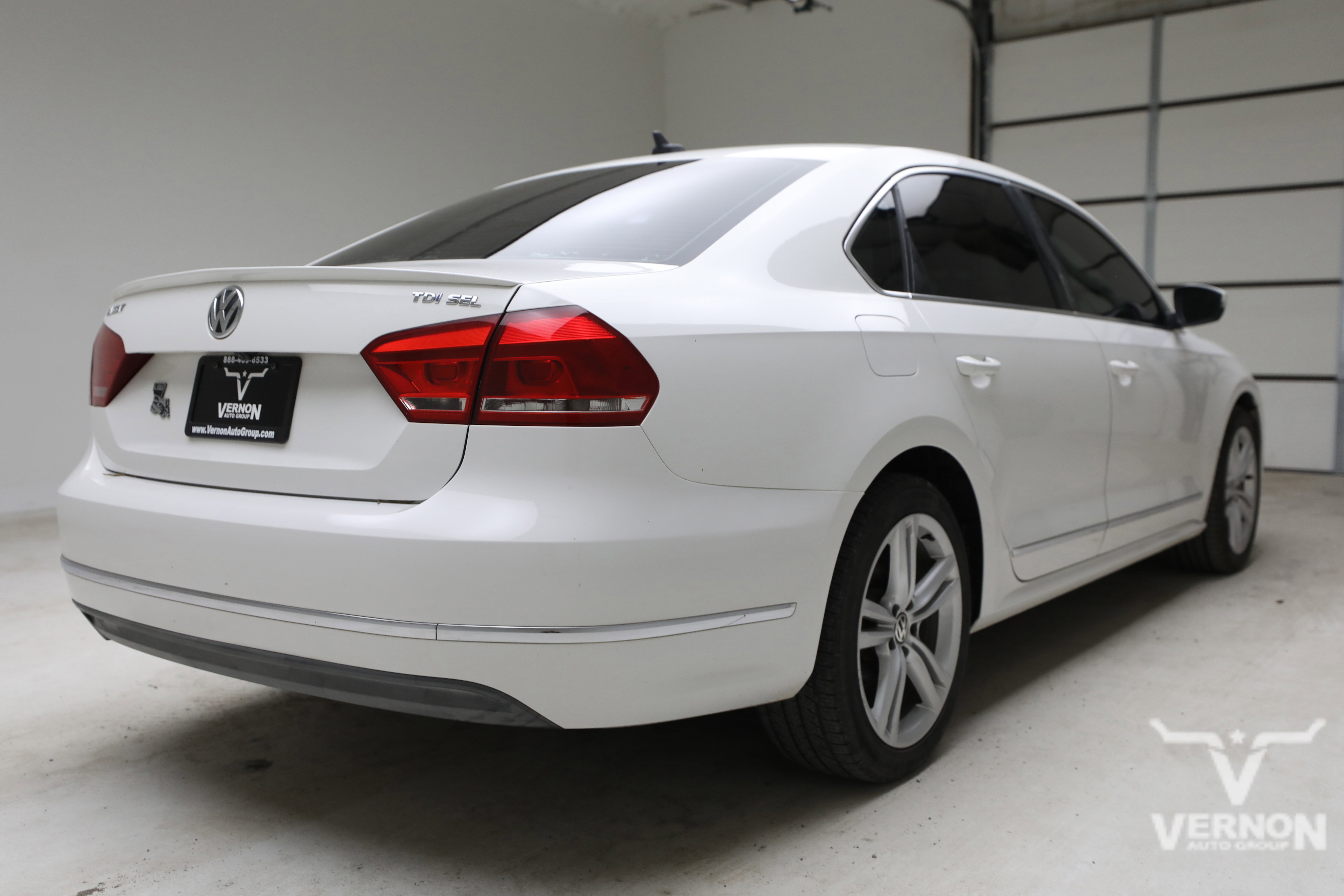 Used 2013 Volkswagen Passat TDI SEL Premium FWD image 4