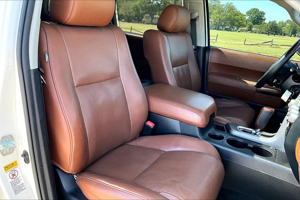 Used 2015 Toyota Sequoia Platinum AWD/4WD image 7
