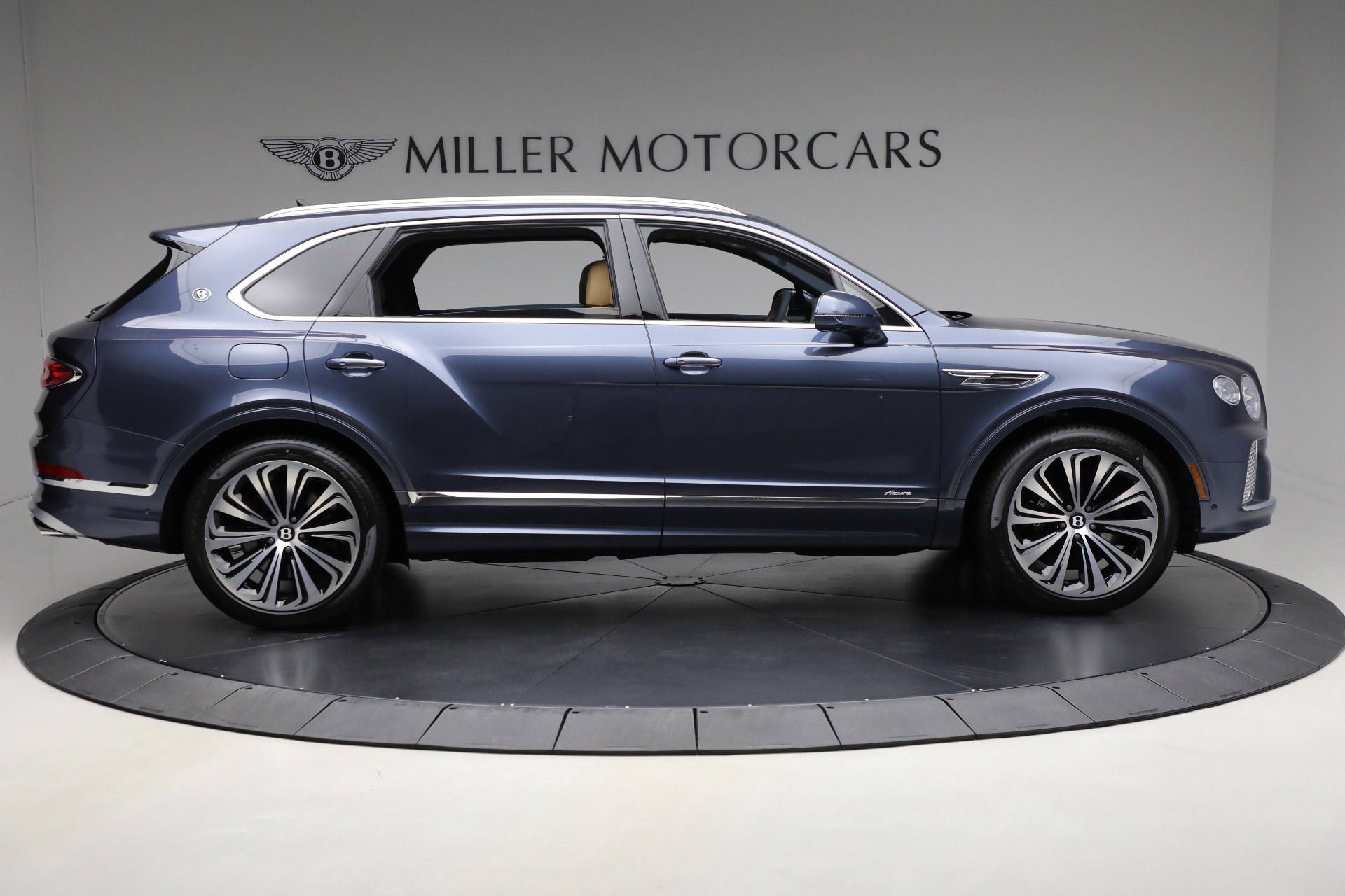 Certified 2025 Bentley Bentayga Extended Wheelbase AWD/4WD image 9