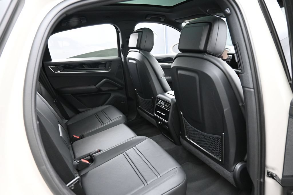 Certified 2026 Porsche Cayenne S AWD/4WD image 28