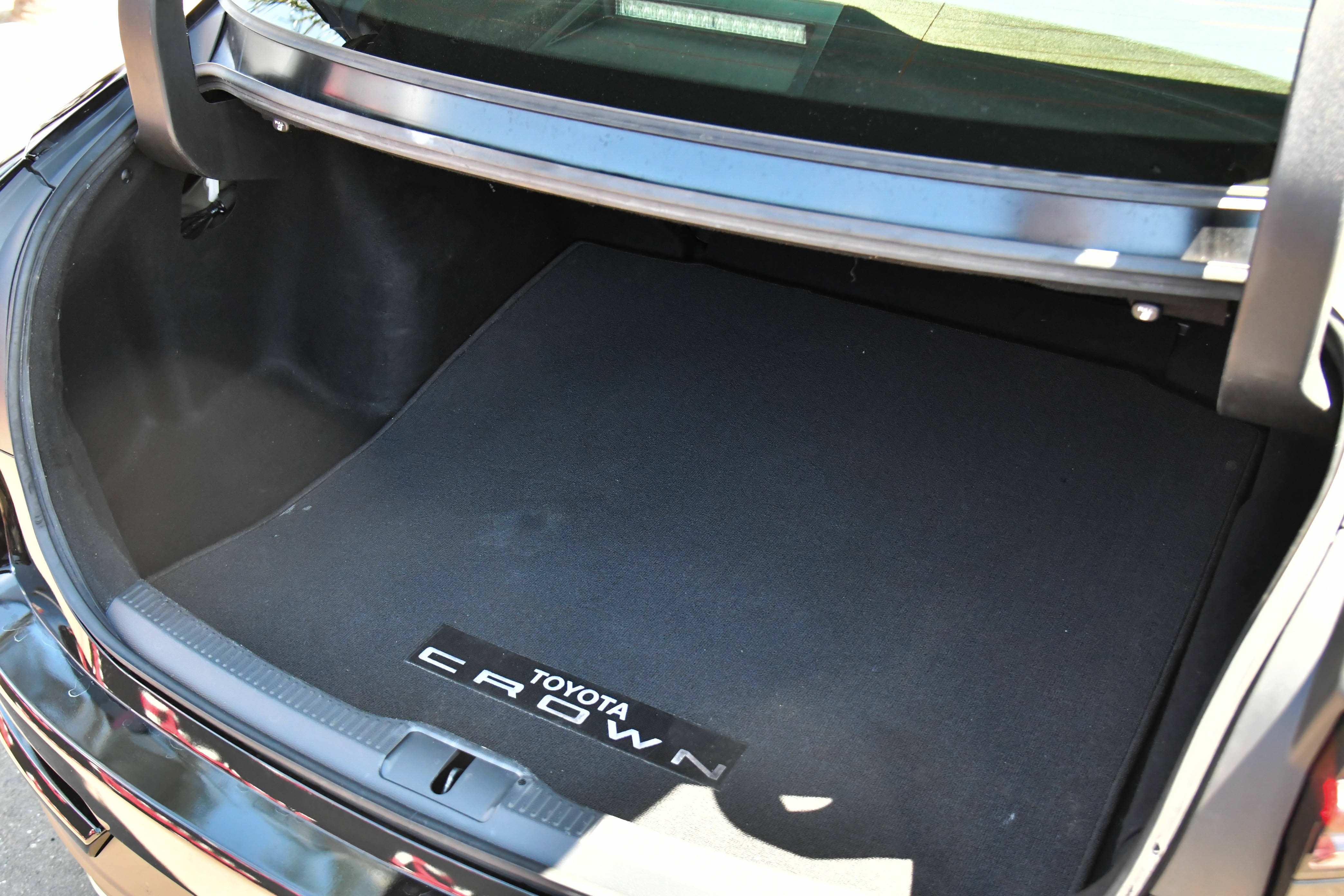 Used 2023 Toyota Crown w/ Carpet Mat Package (TMS) AWD/4WD image 42