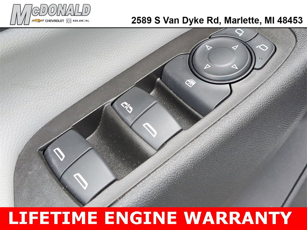 Used 2023 Chevrolet Equinox LT w/ Driver Convenience Package image 17