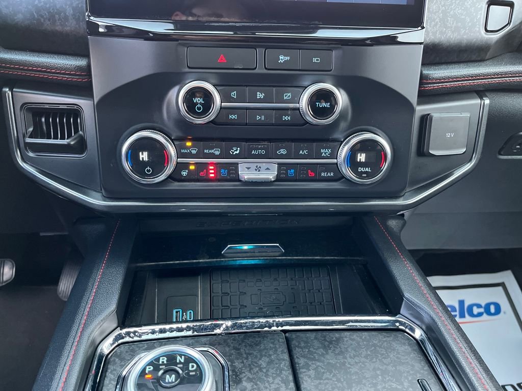 Used 2022 Ford Expedition Max Limited image 21